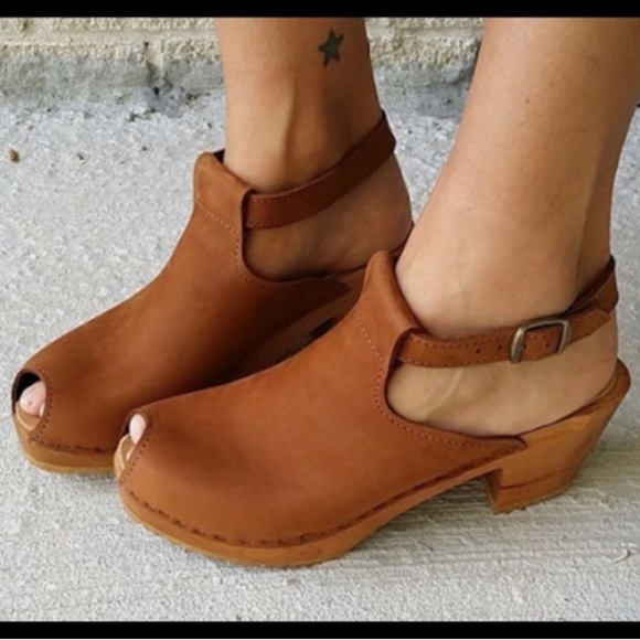 Sven Shoes - Sven Halter Peep Toe Cedar Clogs sz 38